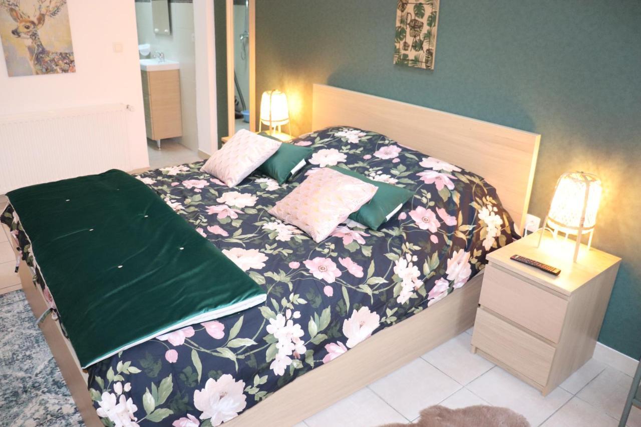 Bed and Breakfast Le Jardin Des Roses Gerponville Exterior foto