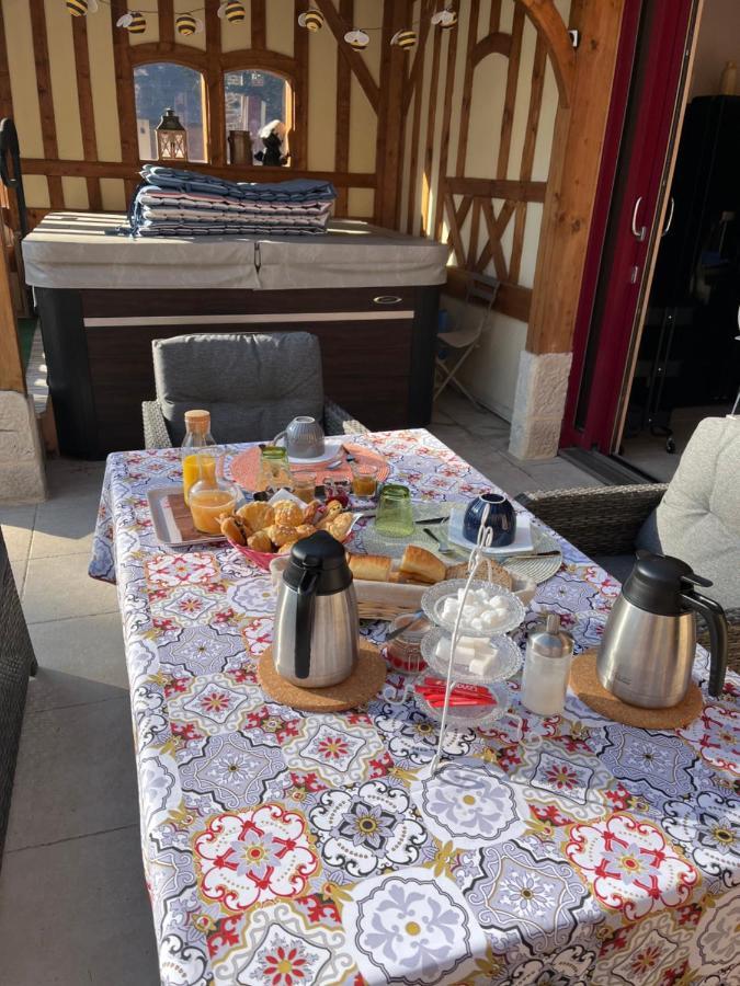 Bed and Breakfast Le Jardin Des Roses Gerponville Exterior foto